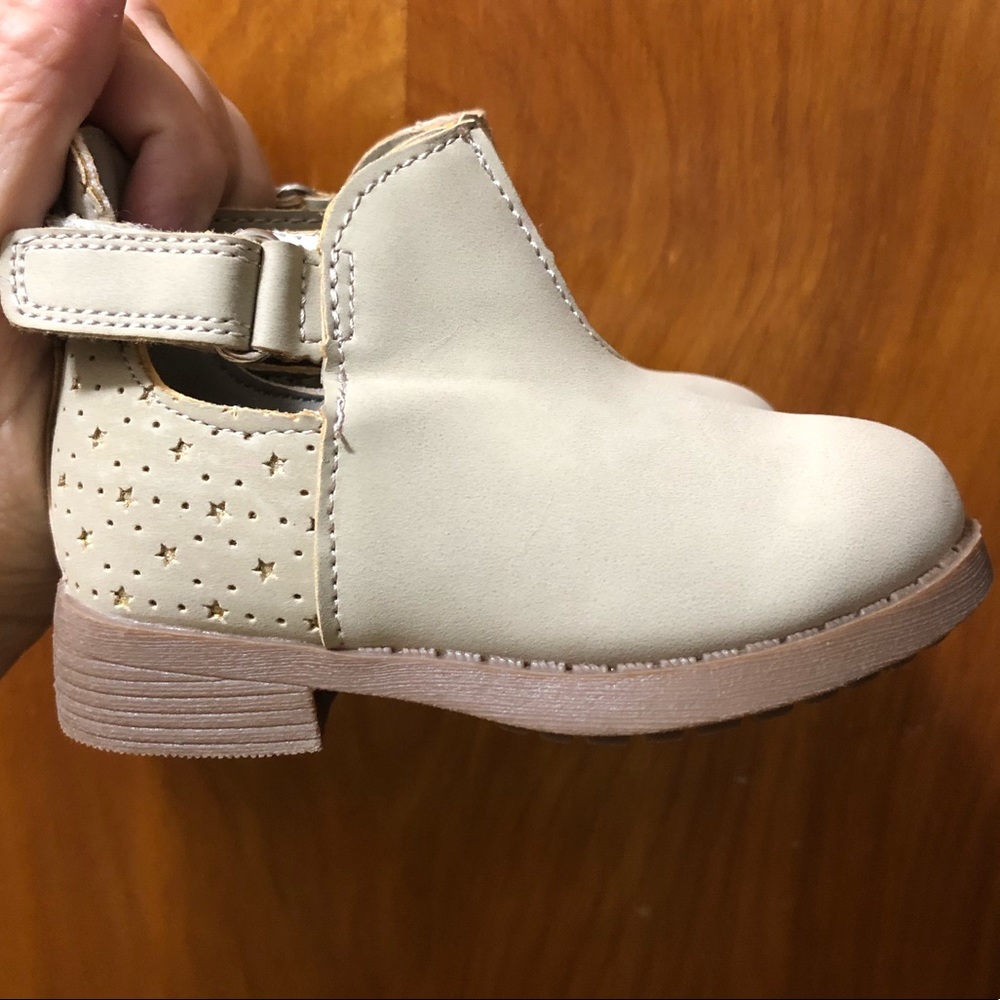 BRAND NEW Oshkosh Sz 5 Toddler Booties